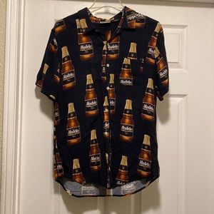 Medium Modelo Shirt
